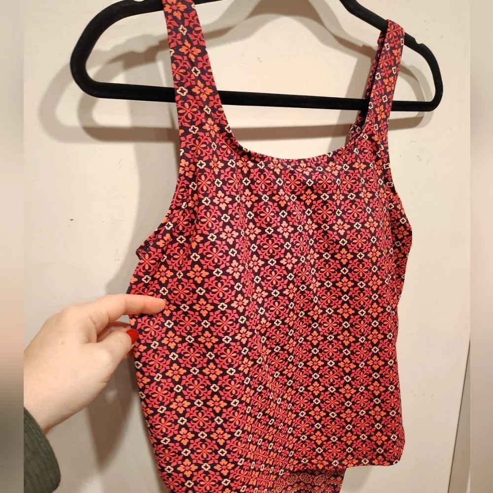 Lands' End Women's Pink Geometric Print One Piece Faux Tankini Swimsuit Sz 8